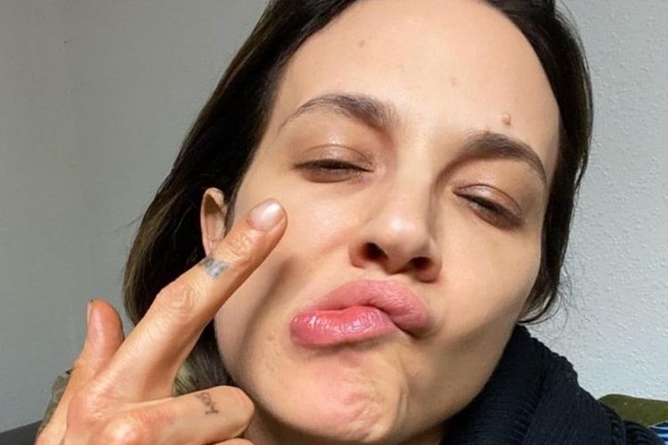 Asia Argento senza trucco - foto Instagram - Ininsubria