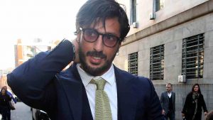 Fabrizio Corona Giacca e cravatta