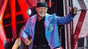 Vasco Rossi si esibisce durante un suo concerto a Palermo